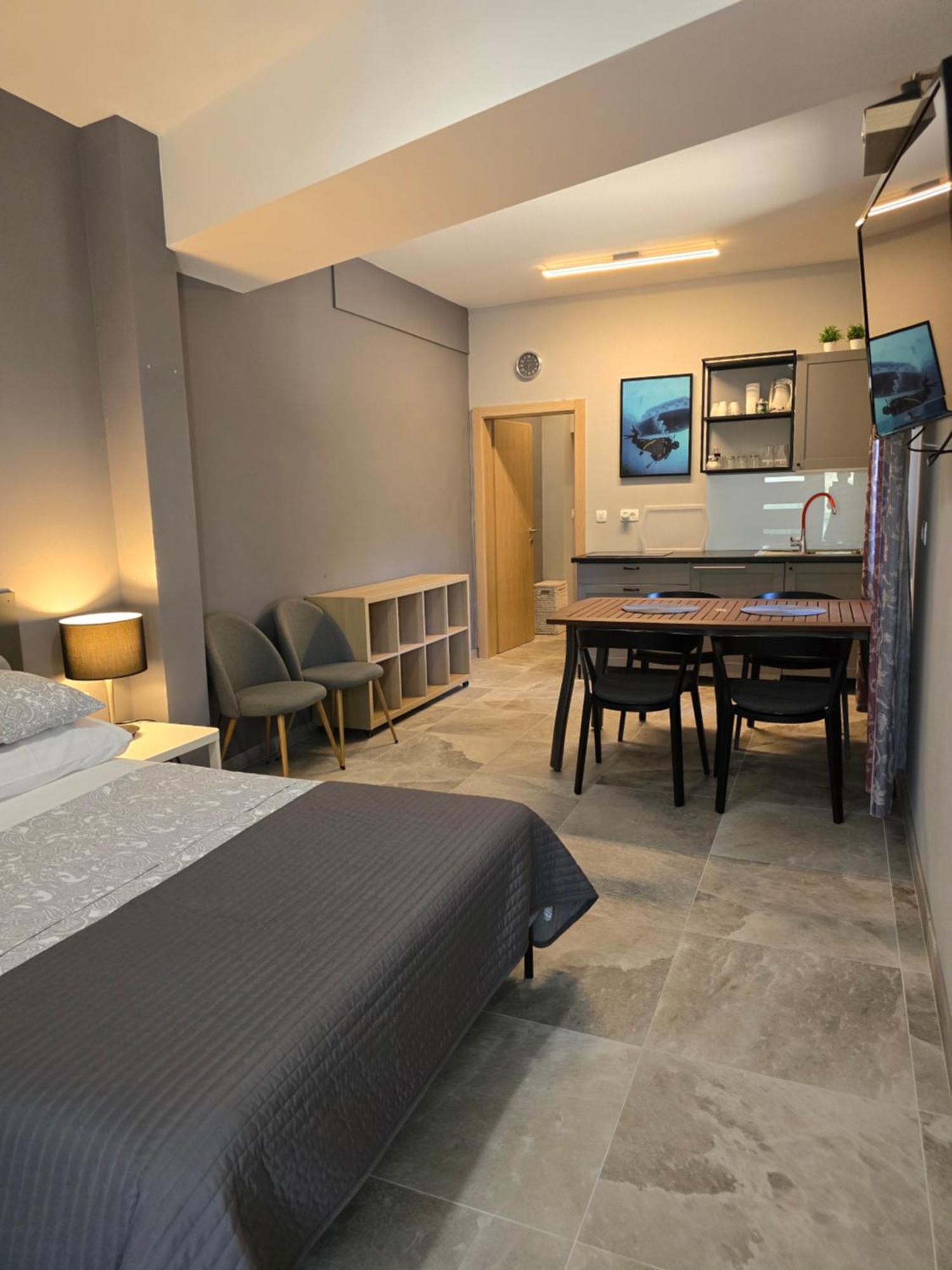 Apartmani Kameno Sidro بيليس الغرفة الصورة