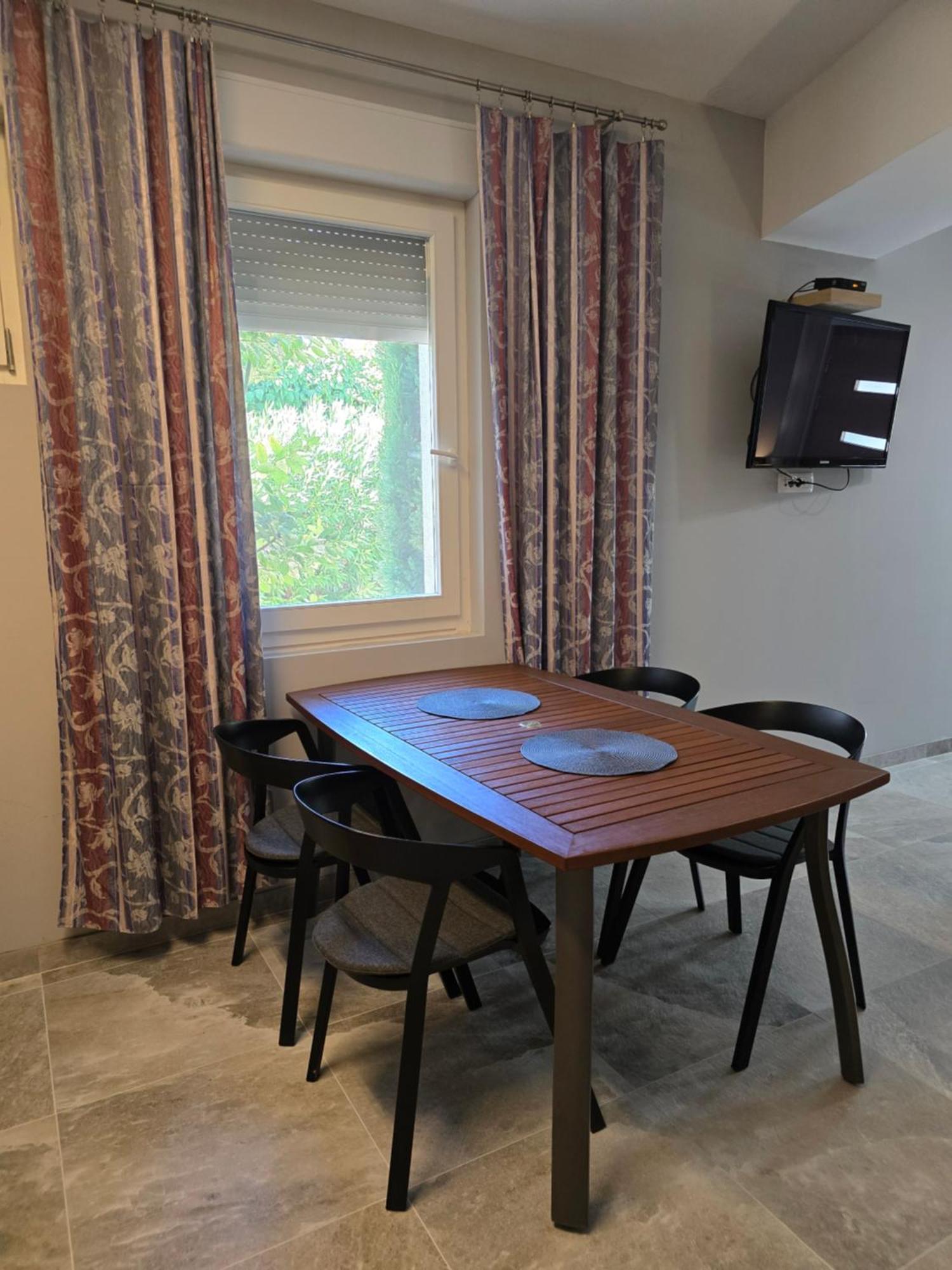Apartmani Kameno Sidro بيليس الغرفة الصورة
